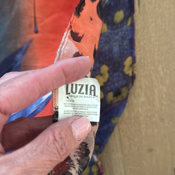 CIRQUE DU SOLEIL LUZIA Scarf Womens 74’ X 25.5 Lightweight vibrant Avanteguard - Picture 4 of 6